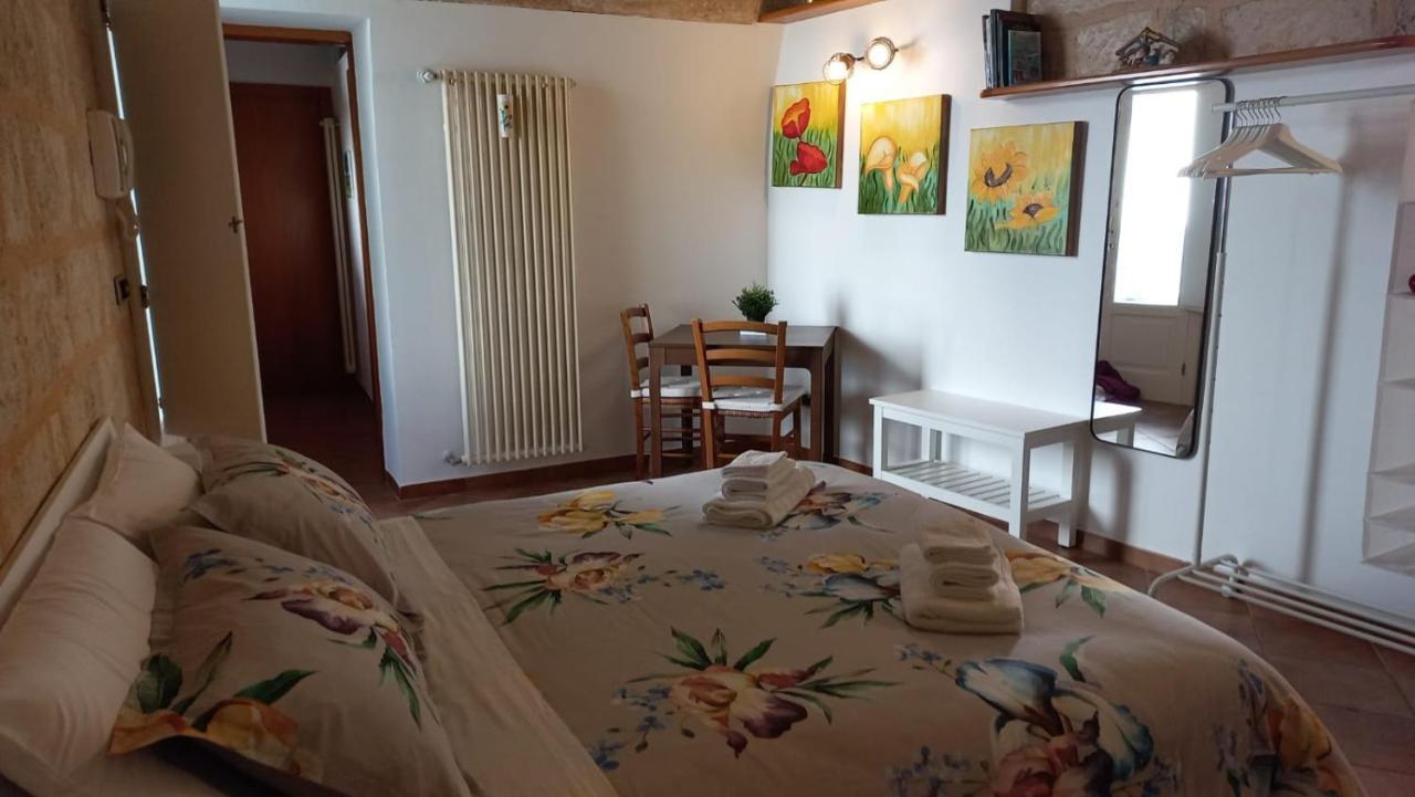 Villino Tronchetto Bianco Bed & Breakfast Mola di Bari Exterior photo
