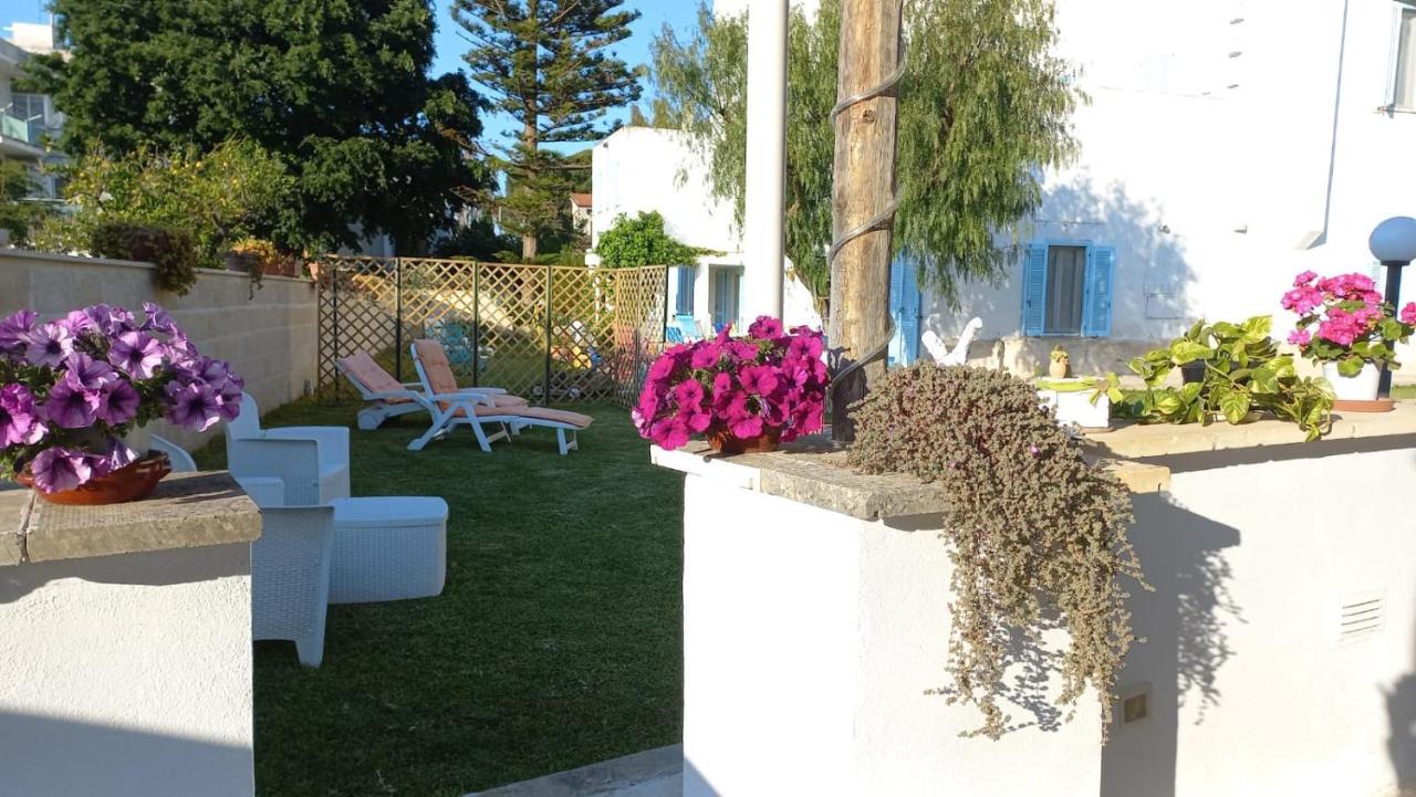 Villino Tronchetto Bianco Bed & Breakfast Mola di Bari Exterior photo